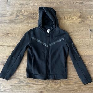 Nike Tech zip up, black , size youth large, perfect condition, hang dry only